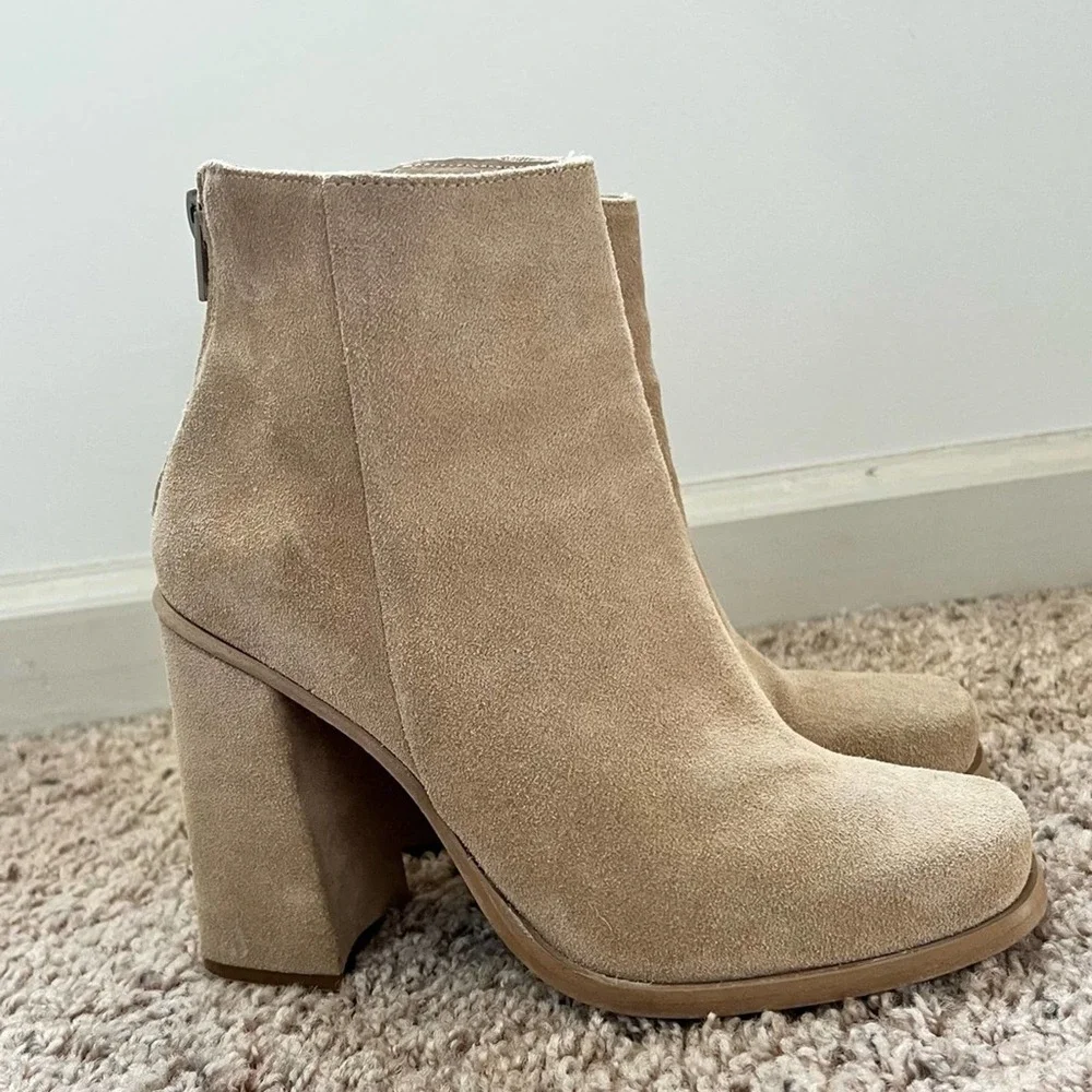 Bata Suede Ankle Boot Size EUR 40/ US 8.5   #006 - Picture 4 of 8